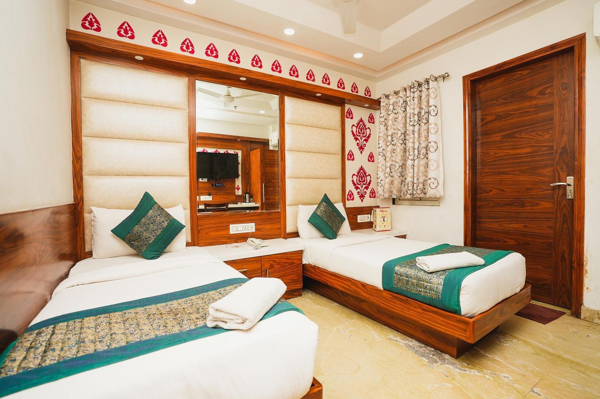 Hotel Kabir Palace Karol Bagh نيودلهي المظهر الخارجي الصورة