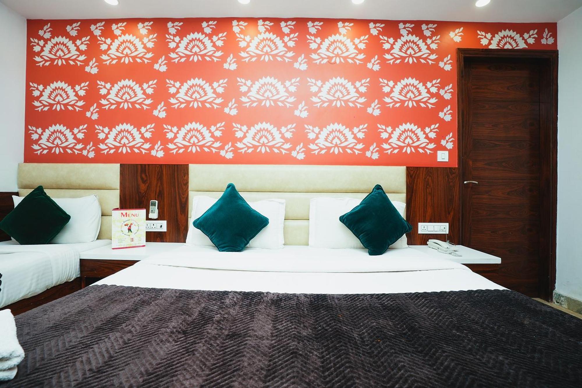 Hotel Kabir Palace Karol Bagh نيودلهي المظهر الخارجي الصورة