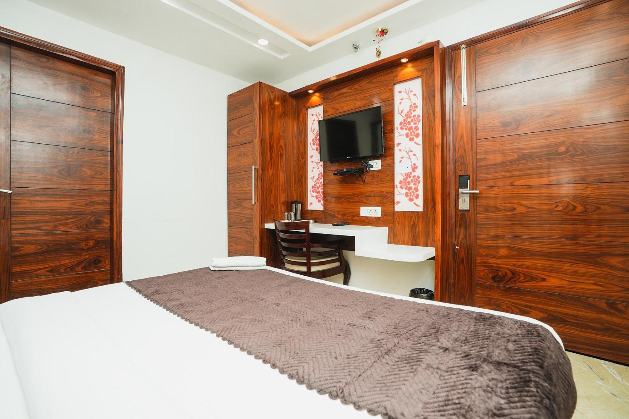 Hotel Kabir Palace Karol Bagh نيودلهي المظهر الخارجي الصورة
